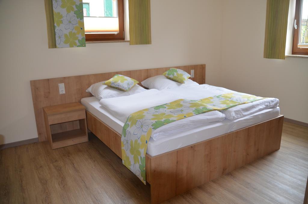 ลันด์โฮเทล ซุม อัดเลอร์ Hotel Oberbechingen ห้อง รูปภาพ