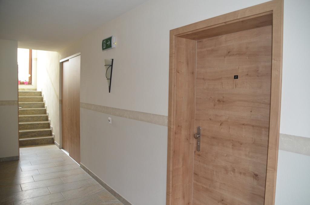 ลันด์โฮเทล ซุม อัดเลอร์ Hotel Oberbechingen ภายนอก รูปภาพ