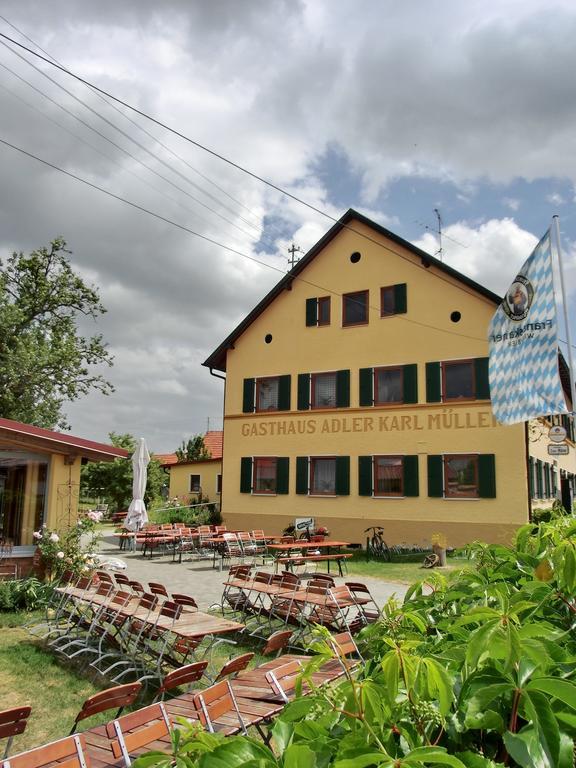 ลันด์โฮเทล ซุม อัดเลอร์ Hotel Oberbechingen ภายนอก รูปภาพ
