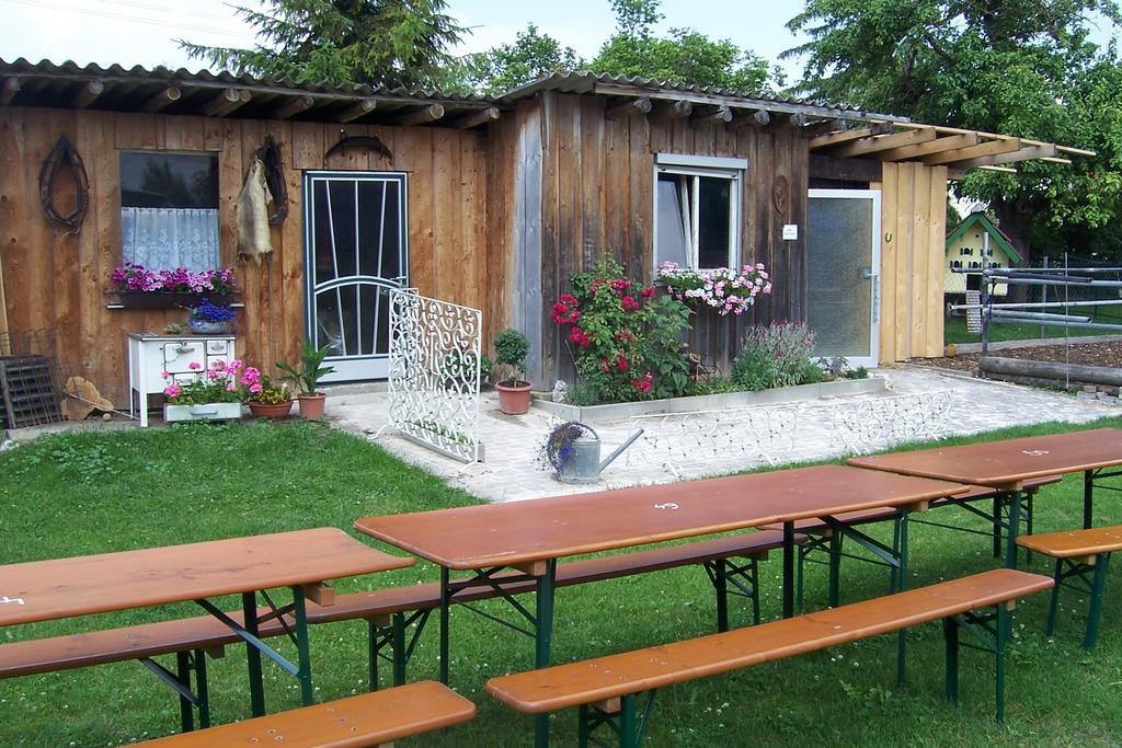ลันด์โฮเทล ซุม อัดเลอร์ Hotel Oberbechingen ภายนอก รูปภาพ