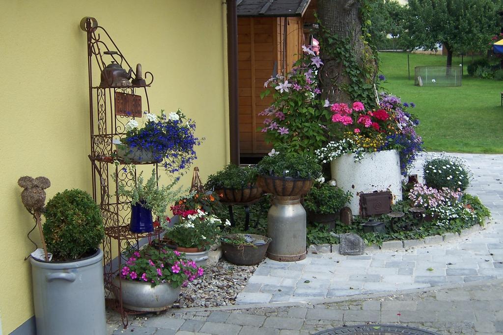 ลันด์โฮเทล ซุม อัดเลอร์ Hotel Oberbechingen ภายนอก รูปภาพ