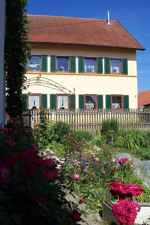 ลันด์โฮเทล ซุม อัดเลอร์ Hotel Oberbechingen ภายนอก รูปภาพ