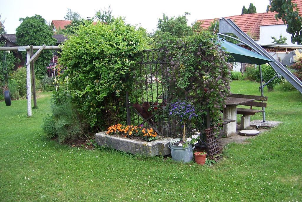 ลันด์โฮเทล ซุม อัดเลอร์ Hotel Oberbechingen ภายนอก รูปภาพ