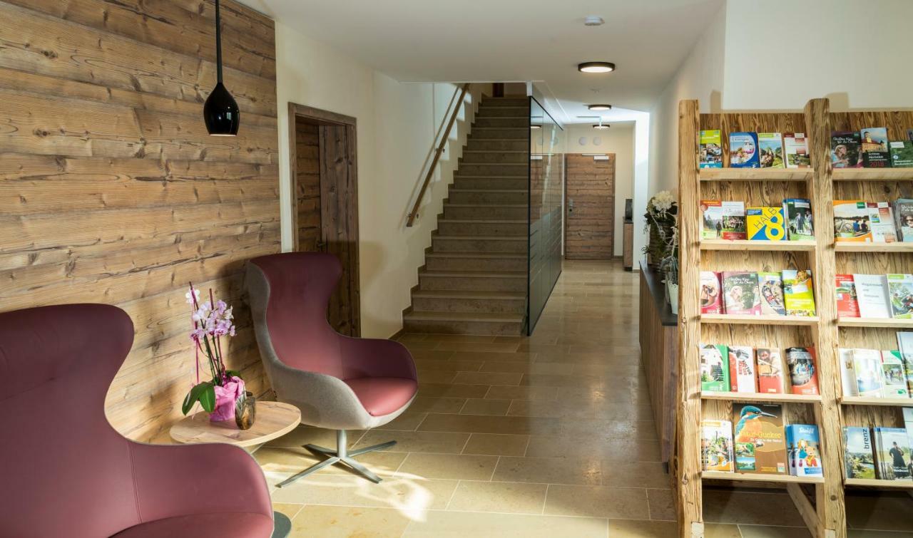 ลันด์โฮเทล ซุม อัดเลอร์ Hotel Oberbechingen ภายนอก รูปภาพ