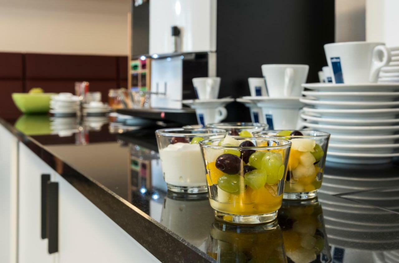 ลันด์โฮเทล ซุม อัดเลอร์ Hotel Oberbechingen ภายนอก รูปภาพ