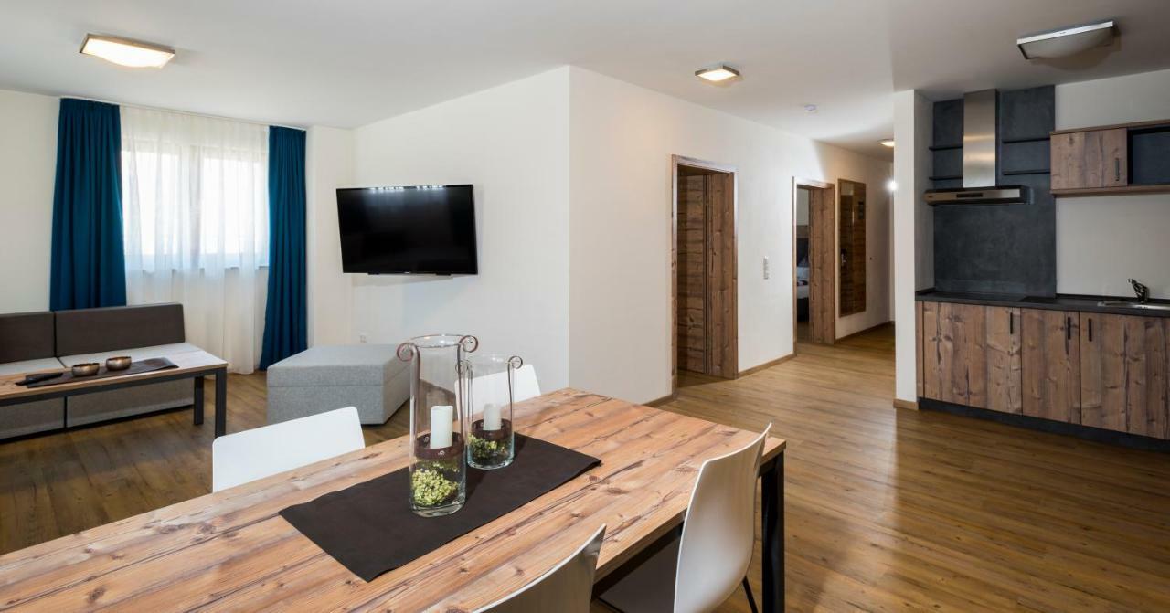 ลันด์โฮเทล ซุม อัดเลอร์ Hotel Oberbechingen ภายนอก รูปภาพ